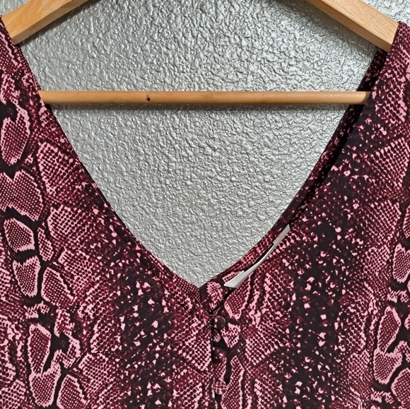 A HTL 1980 Snakeskin Sleeveless Blouse/Tank Top    Size 1X - Picture 2 of 8